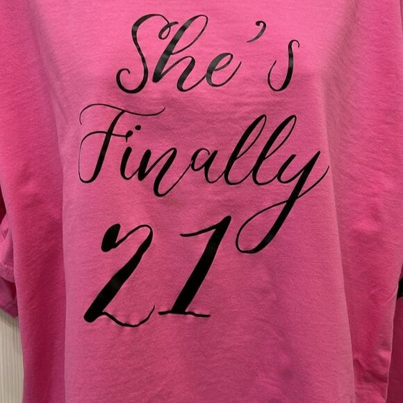 She’s Finally 21 Jerzees Pink Crew Neck Tees Set Of 3 Medium Large XLarge 1 Each - Picture 2 of 14